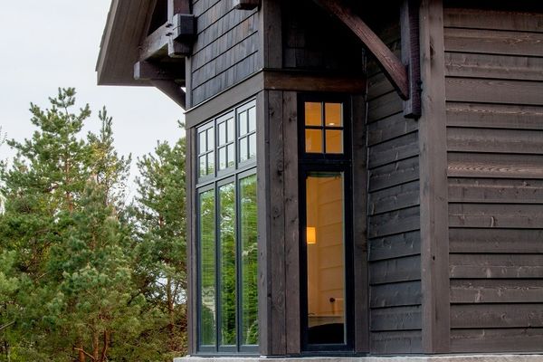 Modern-Trails-Ontario-Canadian-Timberframes-Exterior-Windows